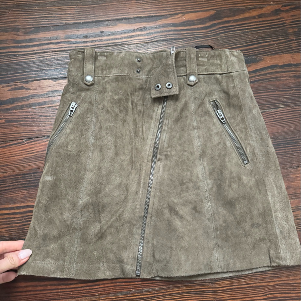Blank nyc - suede greenish brown skirt - size 25